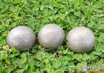 boules de pétanque usées