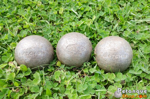 boules de pétanque usées