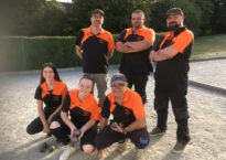 Equipe mixte portant la tenue du Club La Pétanque Bourcomptoise