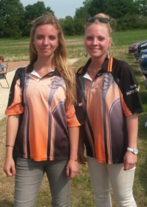 Agathe et Lou Dubreule, des joueuses de pétanque au championnat du Cher de doublette féminine