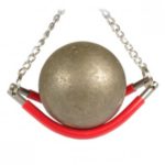 choisir accessoire de pétanque : le ramasse boules pour boules en bronze