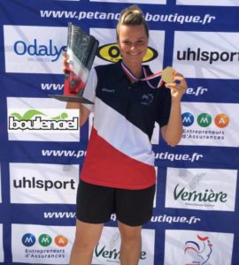 Cindy Peyrot une joueuse de pétanque qui assure la relève